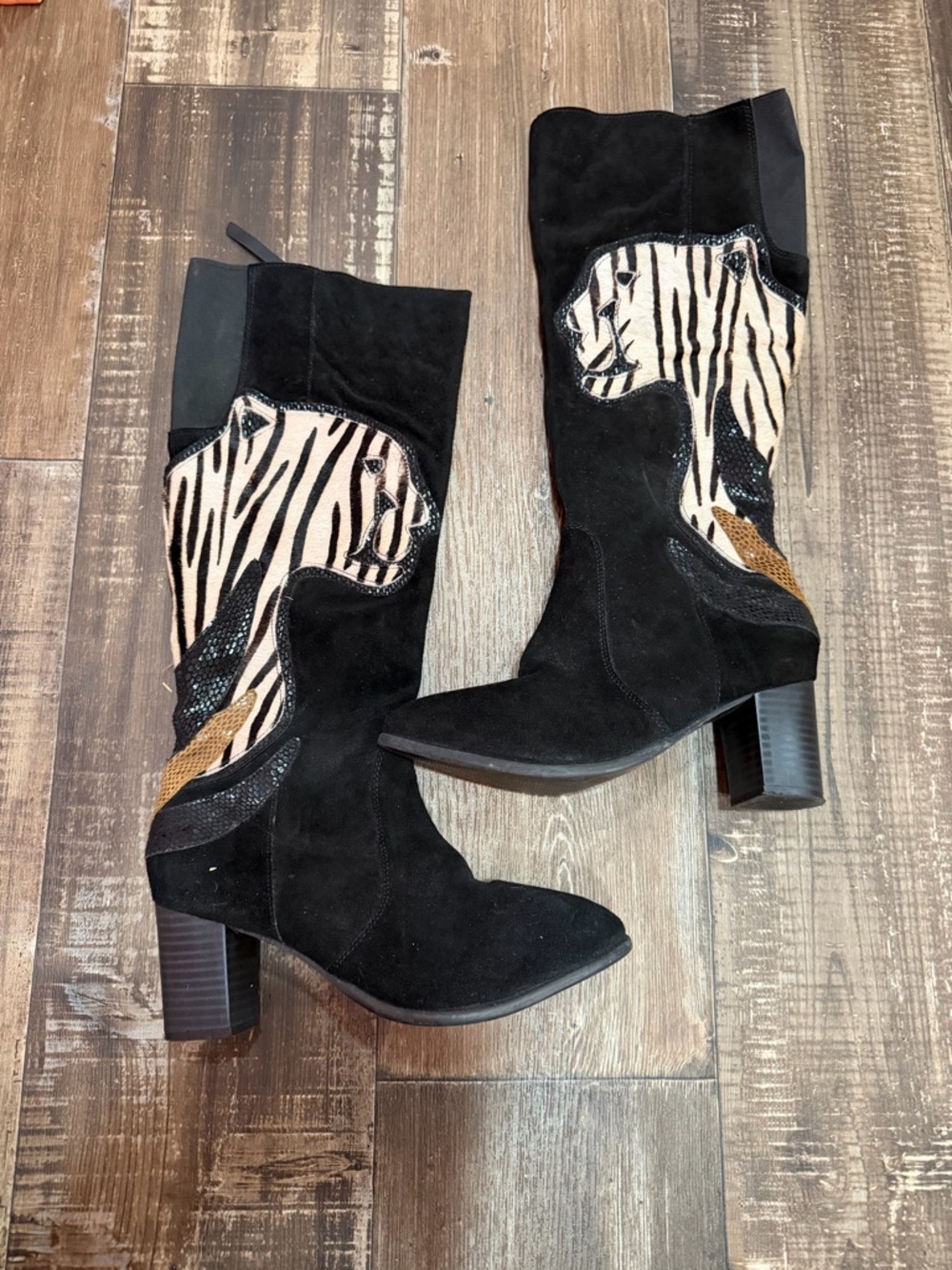 Sherif 1827 Designs Black Suede Mid-Calf Boots with Panther Design Sz 9